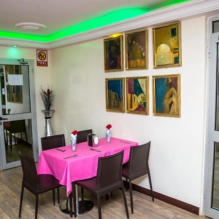 Hotel Univers 3 Aeroport Luxe Niamey Kültér fotó