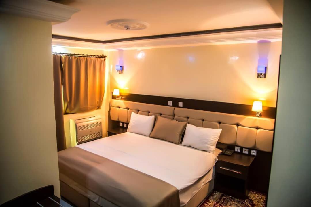 Hotel Univers 3 Aeroport Luxe Niamey Kültér fotó