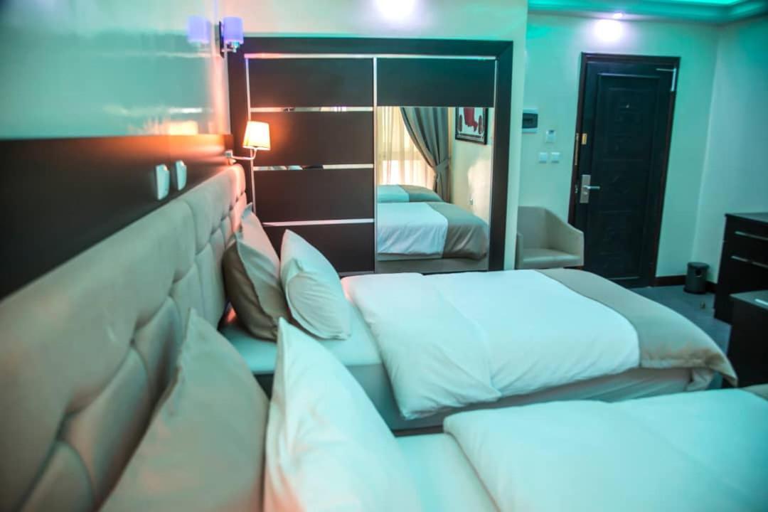 Hotel Univers 3 Aeroport Luxe Niamey Kültér fotó