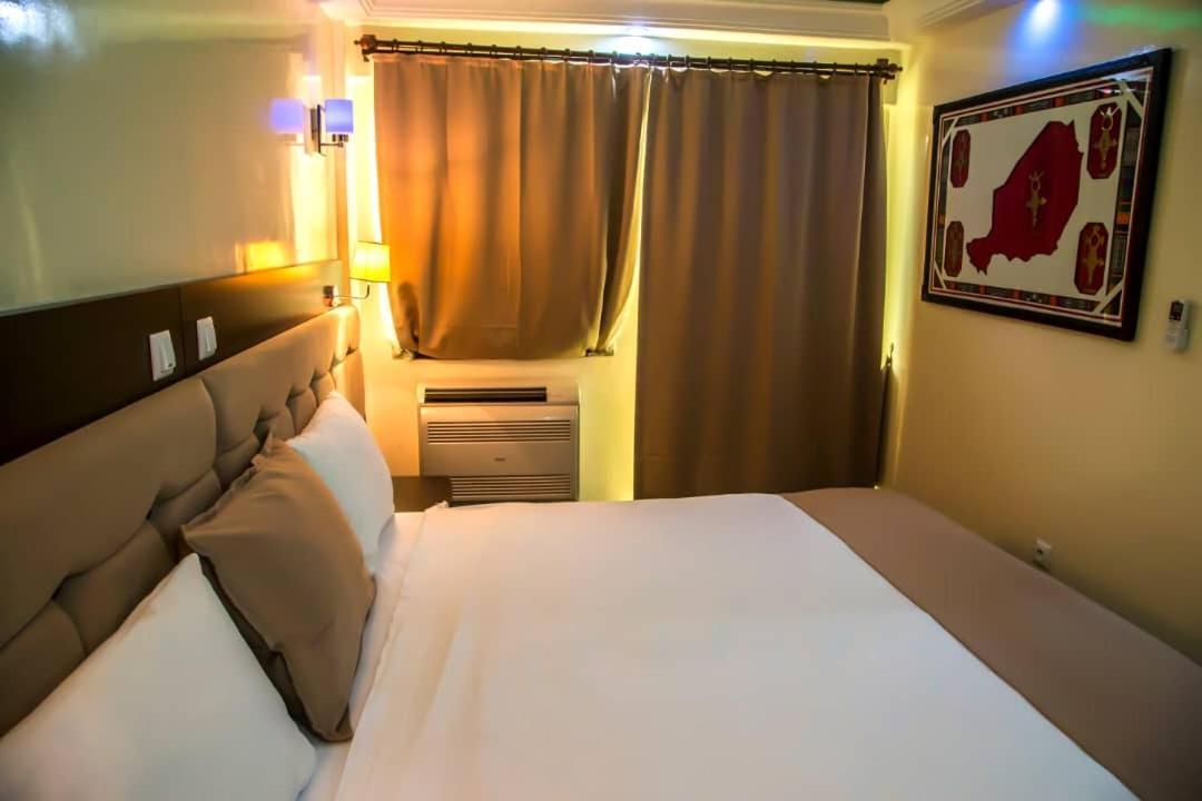 Hotel Univers 3 Aeroport Luxe Niamey Kültér fotó