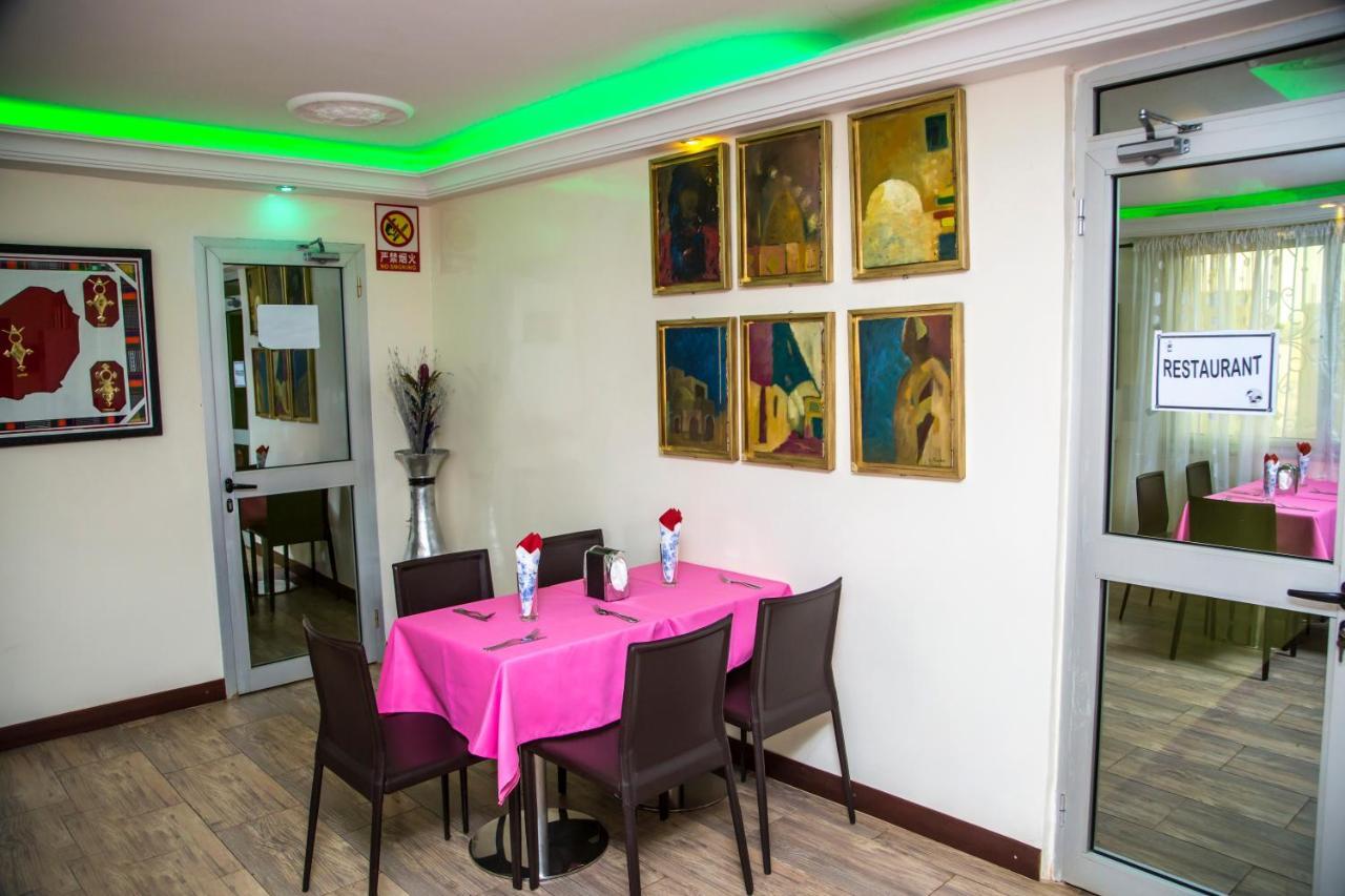 Hotel Univers 3 Aeroport Luxe Niamey Kültér fotó